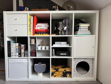 Te koop IKEA Kallax kast  beschikbaar voor biedingen