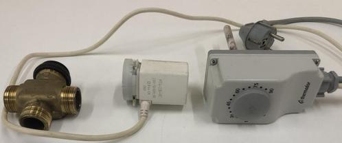 Aanlegthermostaat met driewegklep en servomotor 220 volt, Doe-het-zelf en Verbouw, Verwarming en Radiatoren, Gebruikt, Radiator