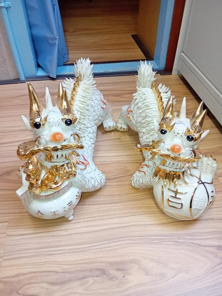 Te koop aangeboden: Een paar Chinese Pi Xi (keramiek), Verzamelen, Dierenverzamelingen, Zo goed als nieuw, Beeldje of Figuurtje