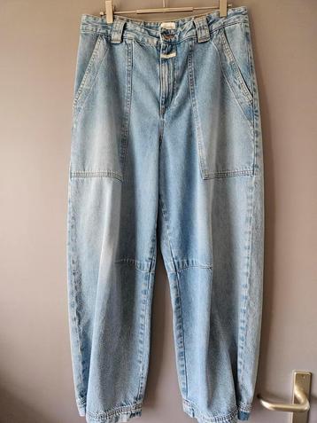 Closed broek  maat 29  nieuwe collectie beschikbaar voor biedingen