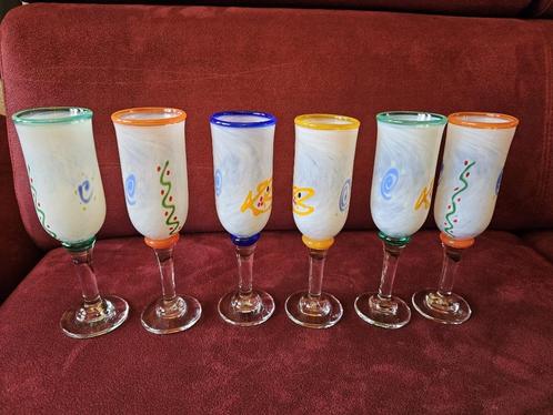 JH 96 Wie weet de naam van de kunstenaar van deze glazen, Antiek en Kunst, Antiek | Glas en Kristal, Ophalen