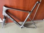 IsaacMeson racefiets frame maat 58, 28 inch, Carbon, Heren, Zo goed als nieuw