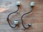 Brocante Franse kapstokhaken 2 stuks met porselijnen knop, Ophalen of Verzenden