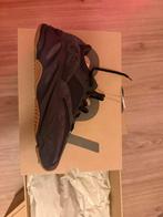 Yeezy 700 maat 42 | origineel, Kleding | Heren, Schoenen, Ophalen of Verzenden, Nieuw, Adidas Yeezy