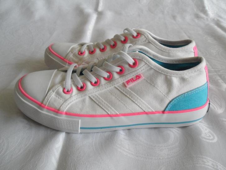 FILA gympen schoenen wit/pink/turquoise mt 34 zgan, Kinderen en Baby's, Kinderkleding | Schoenen en Sokken, Gebruikt, Schoenen