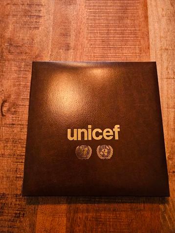 Unicef postzegelalbum  beschikbaar voor biedingen