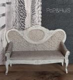 Brocante bankje 1:12, Verzamelen, Poppenhuizen en Toebehoren, Ophalen of Verzenden, Zo goed als nieuw, Poppenhuis