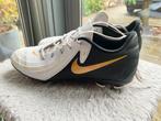 Nike voetbal  schoen wit zwart gouden loogo, Maat XS of kleiner, Schoenen, Ophalen of Verzenden, Zo goed als nieuw