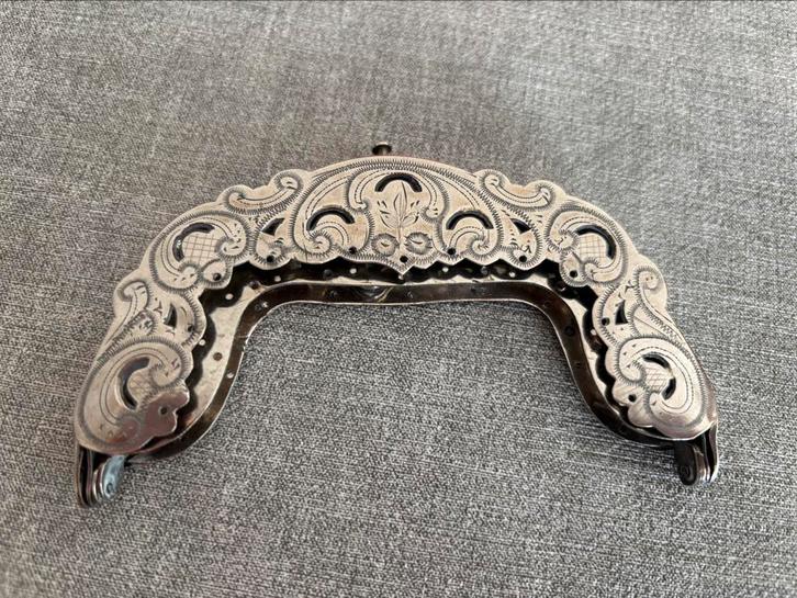 ANTIEK ZEEUWS ZILVEREN BEURSJE MET BINNENBEUGEL, Antiek en Kunst, Antiek | Goud en Zilver, Zilver, Ophalen of Verzenden