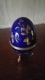 Een leuk ei van   limoges 10 cm hoog  Blauw, Ophalen of Verzenden