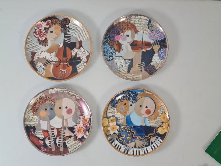 Verzamelborden van van Rosina Wachtmeister - Hutschenreuther, Verzamelen, Porselein, Kristal en Bestek, Zo goed als nieuw, Bord of Schaal