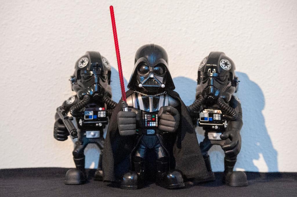 Star Wars Medicom Darth Vader & TIE fighter Pilots NIEUW, Ophalen of Verzenden, Nieuw, Beeldje of Buste
