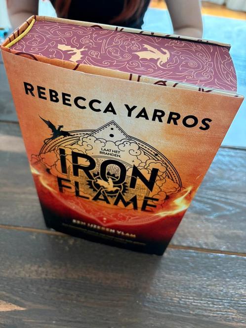 Rebecca Yarros - Een ijzeren vlam, Boeken, Fantasy, Nieuw, Ophalen of Verzenden