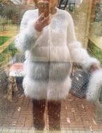 Witte jas met bontdetails jj garella mt s, Ophalen of Verzenden, Zo goed als nieuw, Maat 38/40 (M), Wit