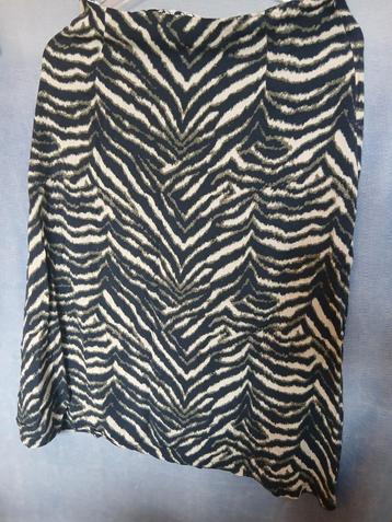 Iconic27 rok, zebraprint, maat L beschikbaar voor biedingen