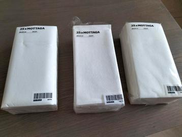 Stevige witte servetten  beschikbaar voor biedingen