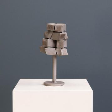 Abstract rauw metalen sculpture