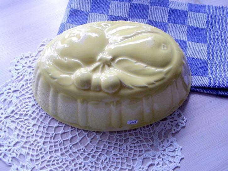 Oude ovale gele puddingvorm, Antiek en Kunst, Curiosa en Brocante, Ophalen of Verzenden