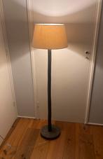 Vloerlamp met kap, Huis en Inrichting, Lampen | Vloerlampen, Ophalen of Verzenden, Zo goed als nieuw, Hout, 150 tot 200 cm