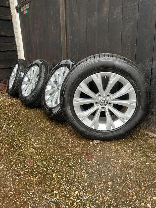 Originele Volkswagen tiguan Montana velgen 17? winterbanden, Auto-onderdelen, Banden en Velgen, Banden en Velgen, Winterbanden