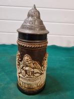 bierpul met drank tafereel aardewerk, Ophalen of Verzenden