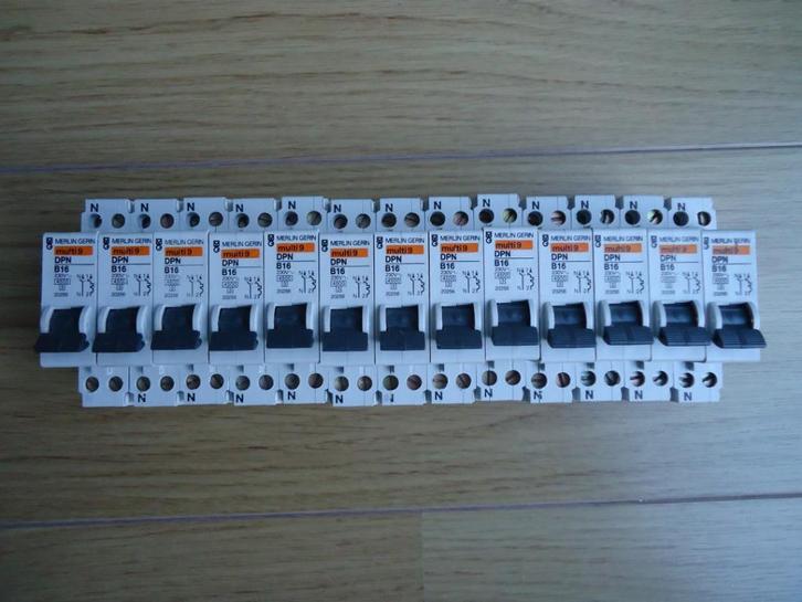 Merlin Gerin  DPN  B16  installatieautomaat NIEUWSTAAT, Hobby en Vrije tijd, Elektronica-componenten, Zo goed als nieuw, Ophalen of Verzenden