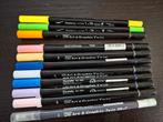 Brush pennen (dual tip): Kuretake Zig en Marvy Uchida Plume, Ophalen of Verzenden, Zo goed als nieuw, Potlood of Stift
