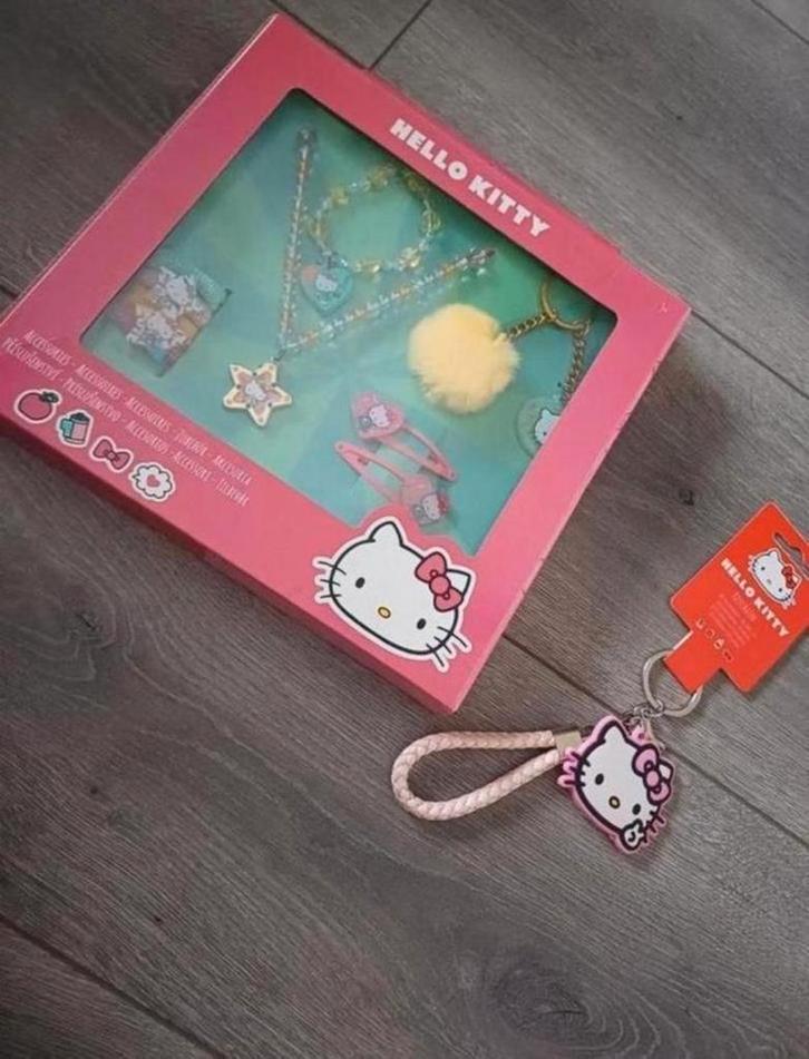 Hello Kitty Pakketje, Kinderen en Baby's, Overige Kinderen en Baby's, Nieuw, Ophalen of Verzenden