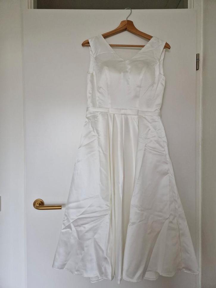 Korte trouwjurk, V-hals, A-lijn, maat M, Kleding | Dames, Trouwkleding en Trouwaccessoires, Zo goed als nieuw, Trouwjurk, Wit