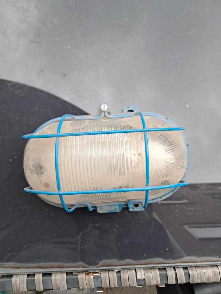 Vintage Industriële Lamp met Beschermkooi, Huis en Inrichting, Lampen | Overige, Gebruikt, Ophalen of Verzenden