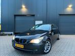 BMW 5-Serie 3.0 I 525 AUT 2008 Zwart | PANO | trekhaak |, Euro 5, Achterwielaandrijving, Beige, 2000 kg