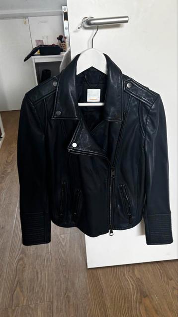 Hugo Boss leren jasje blauw beschikbaar voor biedingen