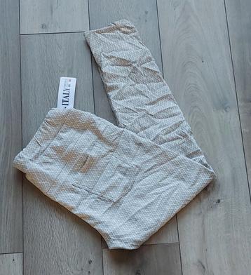 Broek beige wit bewerkt L40 L32🙂 beschikbaar voor biedingen