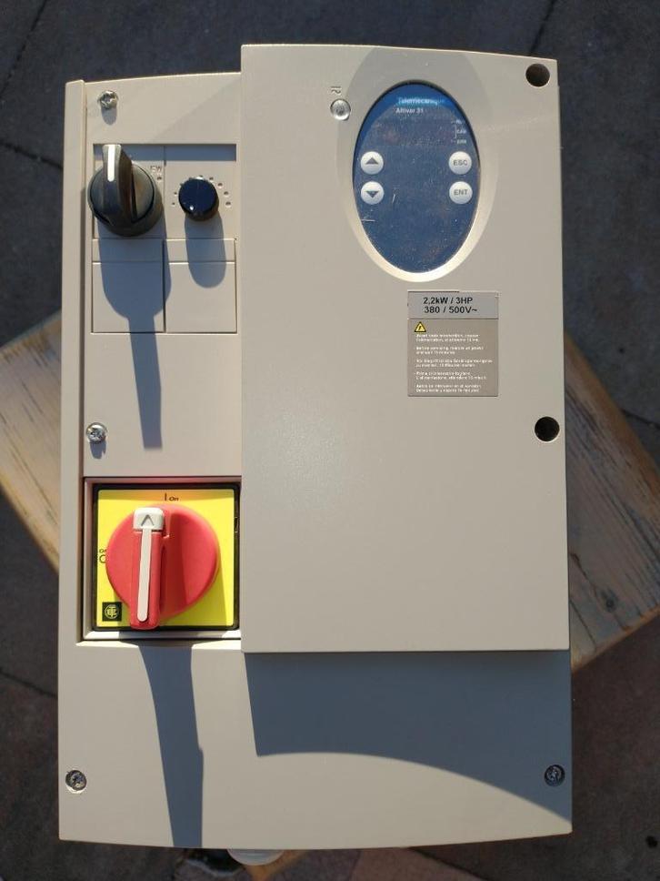 Telemecanique Frequentieregelaar 380/500V, 3 Phase, 2.2kW, Hobby en Vrije tijd, Elektronica-componenten, Gebruikt, Ophalen