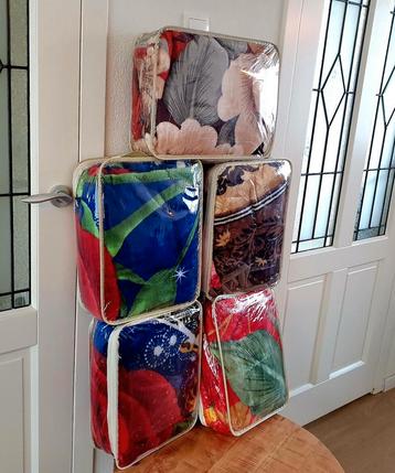 Diverse deken 160x200 nieuw in doos voor € 20 per stuk beschikbaar voor biedingen