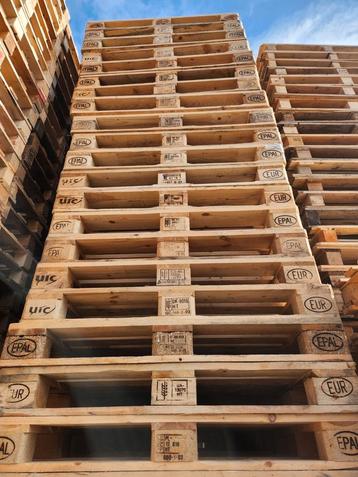 Schone europallets  beschikbaar voor biedingen