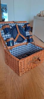 Picknickmand gevuld, Ophalen, Zo goed als nieuw