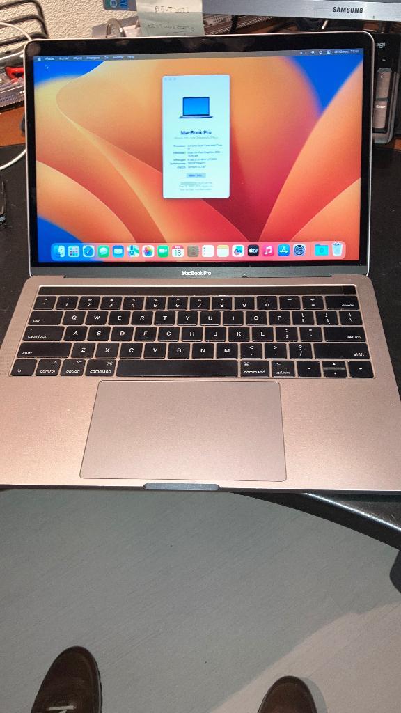 MacBook Pro 2017, Computers en Software, Apple Macbooks, Gebruikt, MacBook Pro, 13 inch, 3 tot 4 Ghz, 256 GB, 8 GB, Qwerty, Ophalen