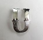 Zilveren letter broche van de letter U., Ophalen of Verzenden, Zo goed als nieuw, Zilver