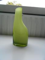 Vaasje van gekleurd glas, Ophalen of Verzenden, Minder dan 50 cm, Groen, Glas