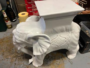 Plantentafel Olifant beschikbaar voor biedingen