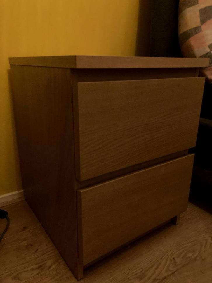 Ikea malm nachtkastje eikenfineer, Huis en Inrichting, Slaapkamer | Nachtkastjes, Gebruikt, 55 tot 70 cm, Minder dan 45 cm, Hout