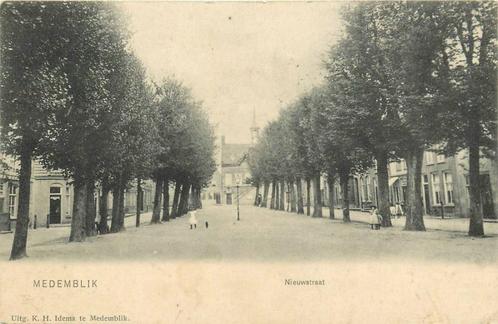 (388-300-031) Medemblik Nieuwstraat, Verzamelen, Ansichtkaarten | Nederland, Noord-Holland, Ophalen of Verzenden