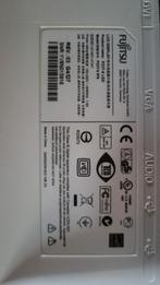 2 Monitoren - Fujitsu P23T-6 LED (waarvan 1 met shade), Ophalen