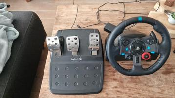 Logitech met pedalen en th8s shifter voor meerprijs  beschikbaar voor biedingen