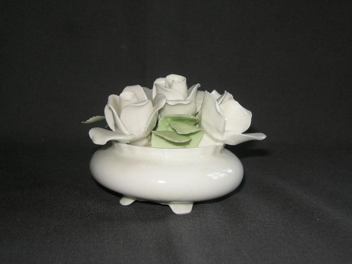 Royal Albert, bloemstukje, Antiek en Kunst, Antiek | Servies los, Ophalen of Verzenden