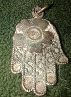 Hele bijzondere ketting hanger hand met bloem en S'jes., Ophalen of Verzenden, Gebruikt, Zilver, Overige materialen