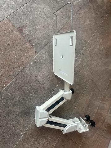 Monitor of Laptop arm met plateau beschikbaar voor biedingen