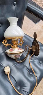 Antieke Wandlamp met Porselein en Gouden Details, Antiek en Kunst, Antiek | Lampen, Ophalen of Verzenden