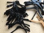Gratis kledinghangers, Kleding | Dames, Kledinghangers, Ophalen, Zo goed als nieuw, Fluweel